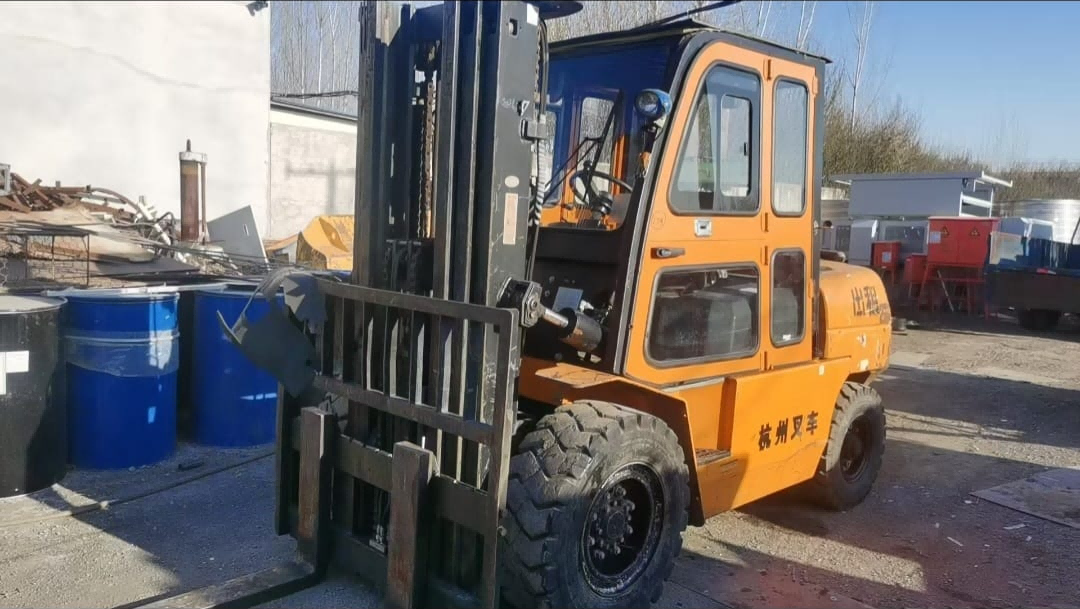  叉车